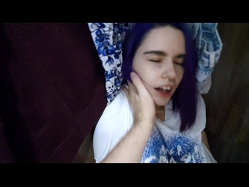 ❤️ Nire ahizpa armairuan aurkitu eta lagundu zion esperma Porno %eu.image-kassir.ruan ️❤